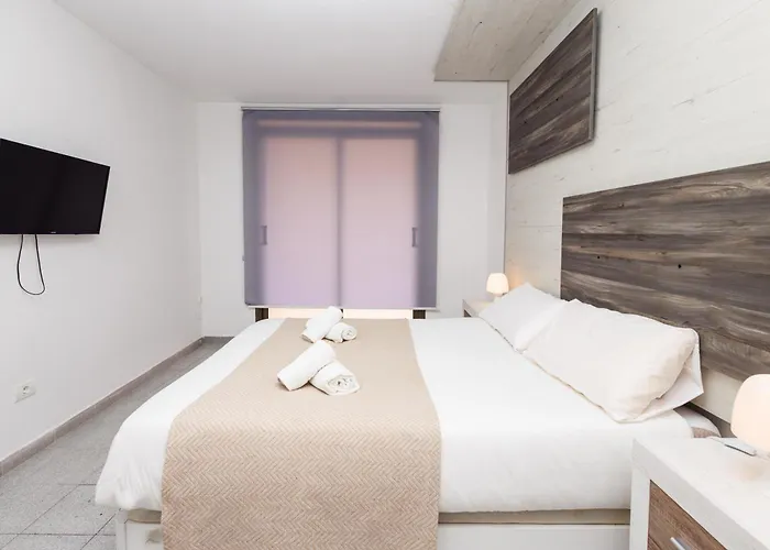 Cristianos Penthouse Alma Homes 公寓