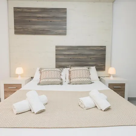 Cristianos Penthouse Alma Homes *