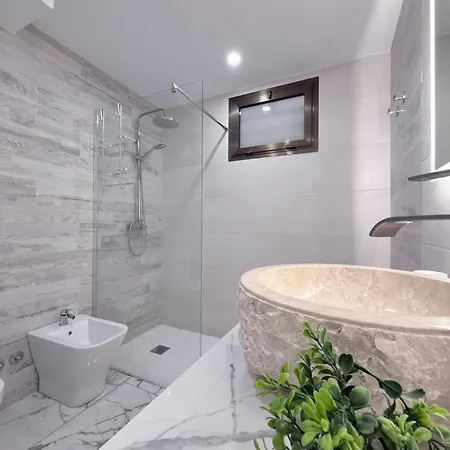 Luxury Penthouse Sunny Terrace By Alma Homes