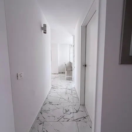 Luxury Penthouse Sunny Terrace By Alma Homes アパート ロスクリスティアーノス