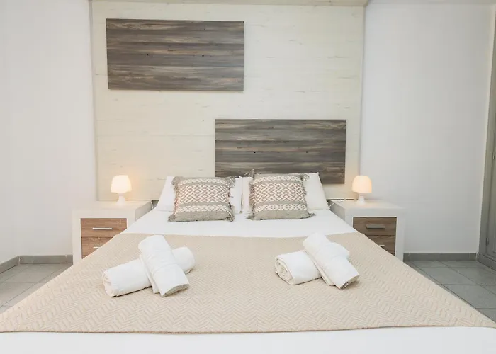 Cristianos Penthouse Alma Homes *