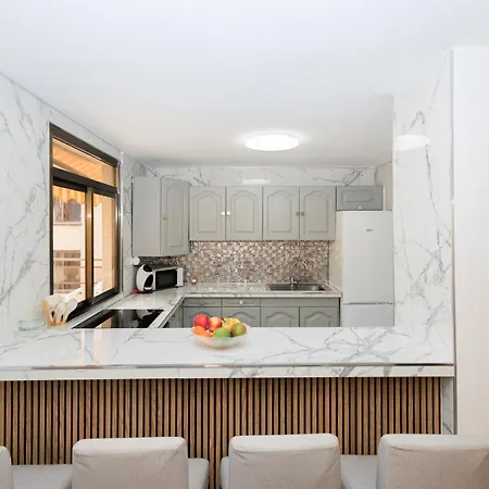 Luxury Penthouse Sunny Terrace Alma Homes דירה לוס כריסטיאנוס