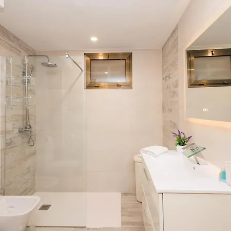 Luxury Penthouse Sunny Terrace Alma Homes דירה