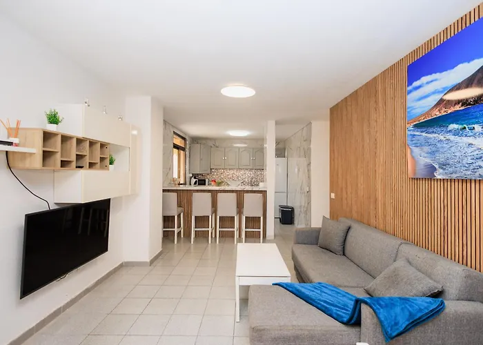 Cristianos Penthouse Alma Homes アパート *